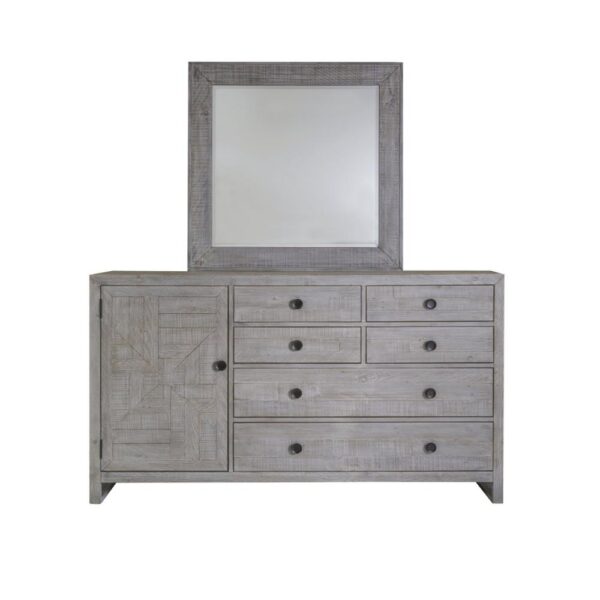 Studio 20 Dresser