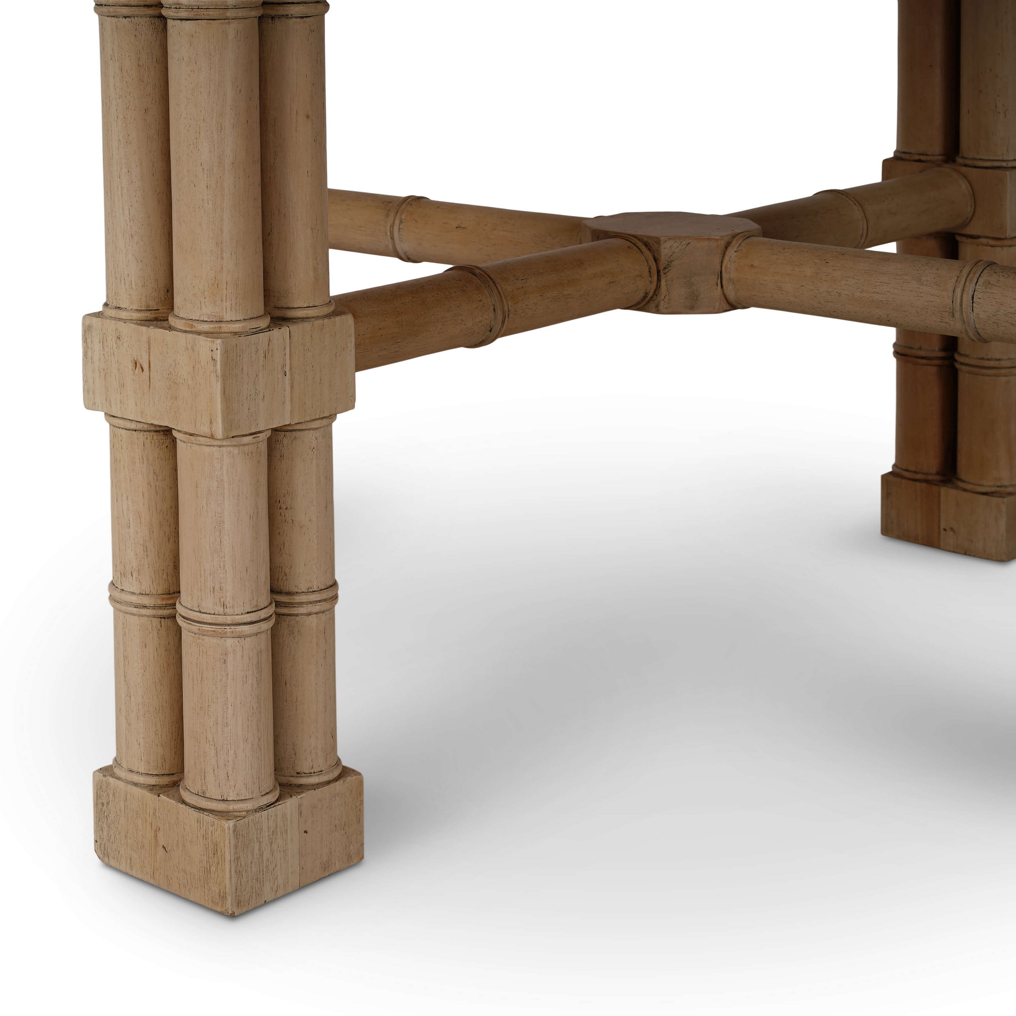 Bramble 76763 Farringdon Round Dining Table 60'' Bramble 76763 Farringdon Round Dining Table 60''